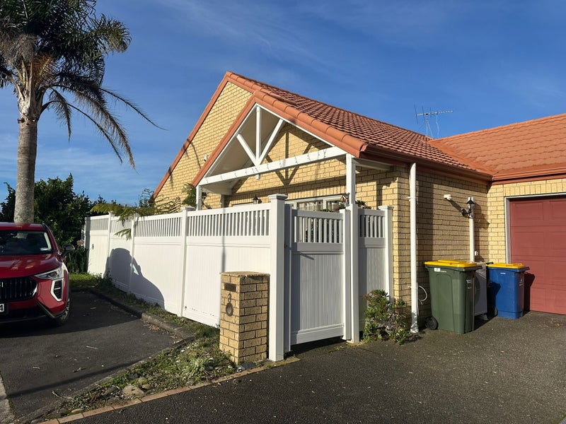 3 Dunbarton Drive, Ranui, Auckland - Carousel 1