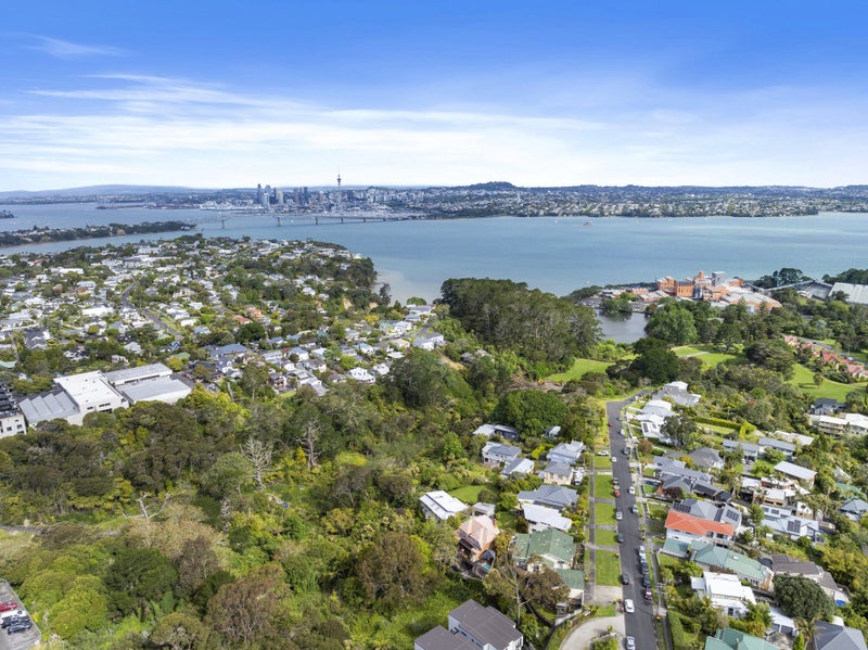 25 Huka Road, Birkenhead, Auckland - Carousel 24