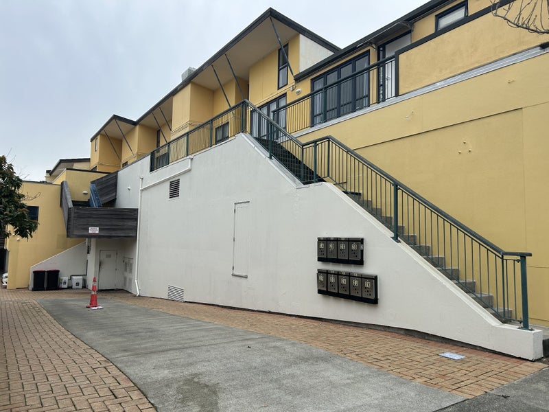 2H Hatton Street, Karori, Wellington - Carousel 19
