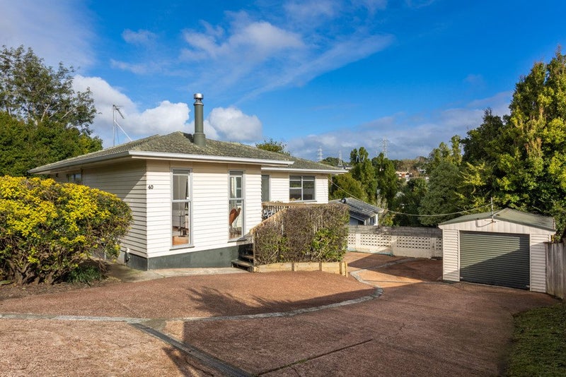 40 Vina Place, Massey, Auckland - Carousel 1