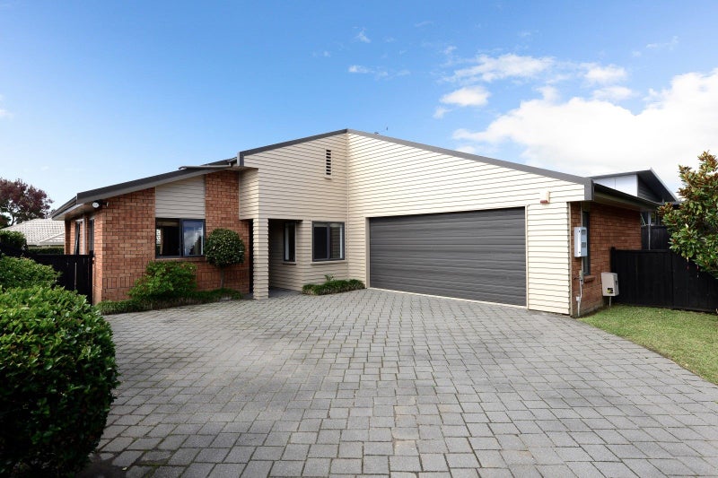 9 Eclipse Rise, Flagstaff, Hamilton - Carousel 1