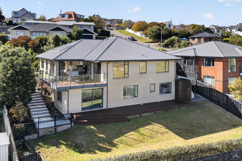 12 Sedbergh Place, Westmorland, Christchurch - Carousel 1