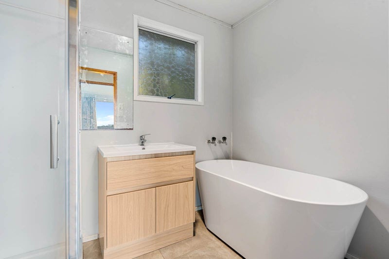 100 John Downs Drive, Browns Bay, Auckland - Carousel 8