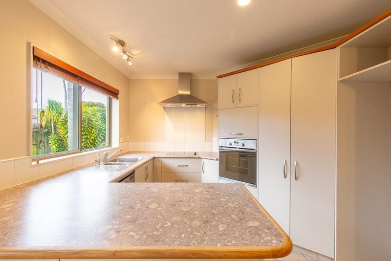 6 Shaun Close, Papamoa Beach, Papamoa - Carousel 2
