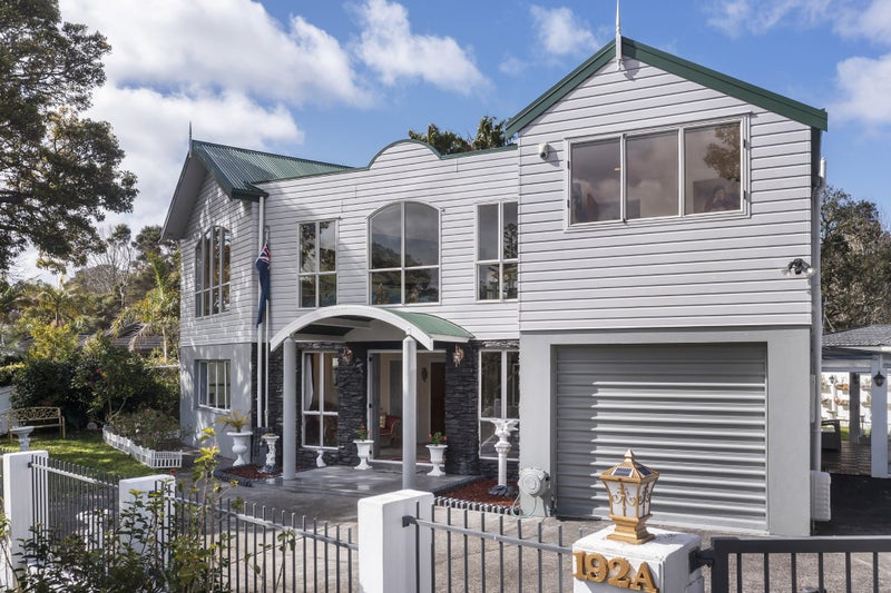 192A Cliff View Drive, Green Bay, Auckland - Carousel 1