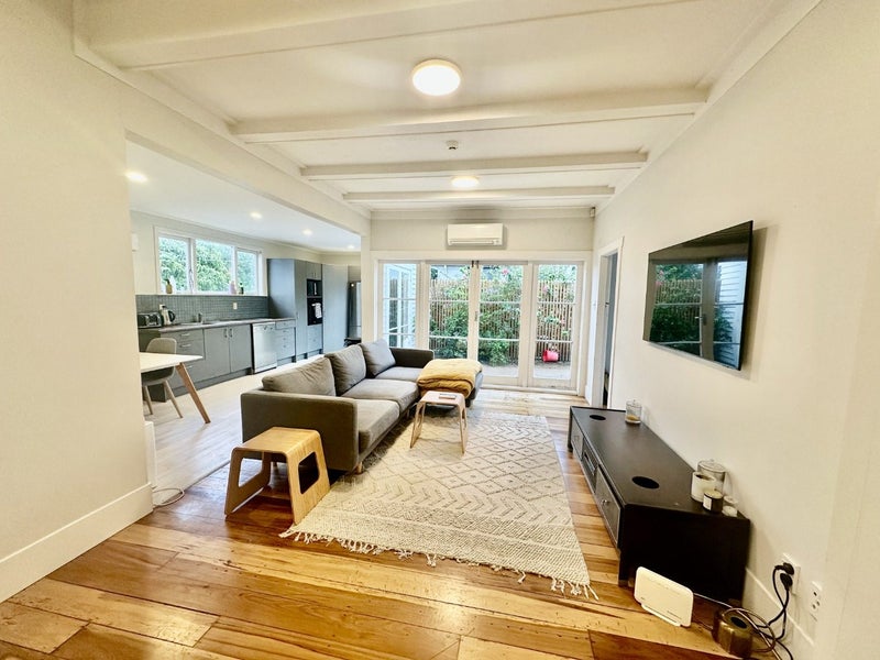 101 West End Road, Westmere, Auckland - Carousel 1