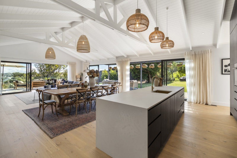 27 Beresford Avenue, Surfdale, Waiheke Island - Carousel 2