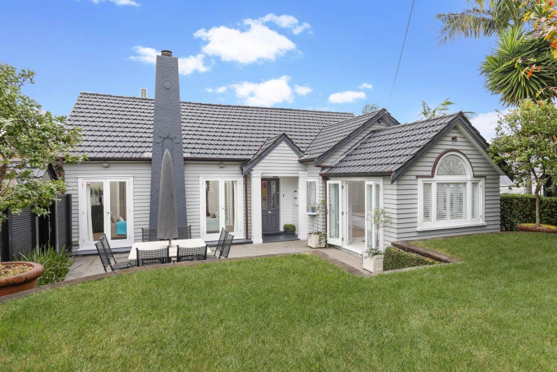 32 Codrington crescent, Mission Bay, Auckland - Carousel 1