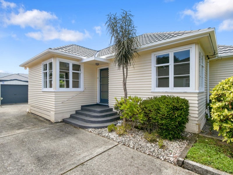 8 Faulke Avenue, Wainuiomata, Lower Hutt - Carousel 1