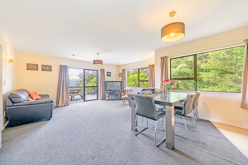 5 Haven Grove, Naenae, Lower Hutt - Carousel 23