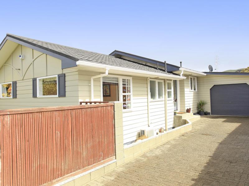65 Waipounamu Drive, Kelson, Lower Hutt - Carousel 2