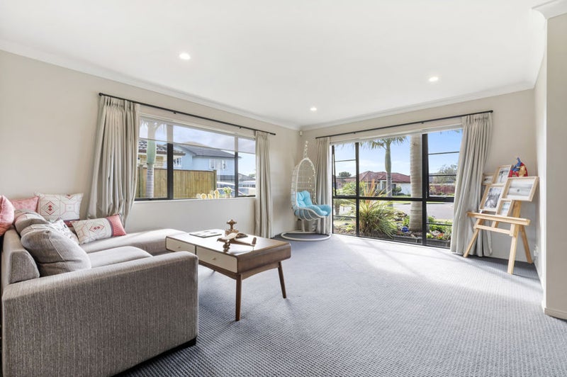 44 Belfry Place, Wattle Downs, Auckland - Carousel 2