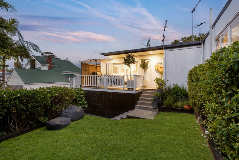 1/34 Clifton Road, Herne Bay, Auckland - Carousel 1