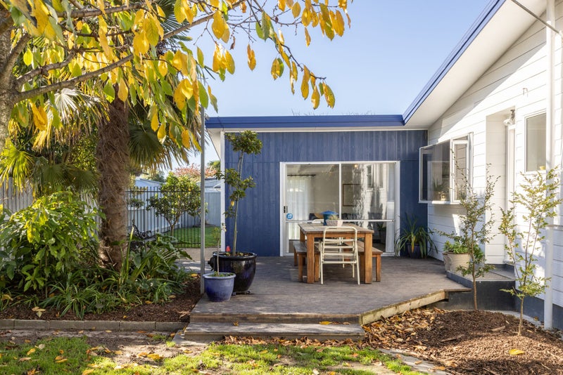 8 Tyrone Place, Tamatea, Napier - Carousel 1