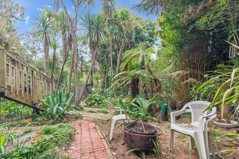 112 Candia Road, Henderson Valley, Auckland - Carousel 2