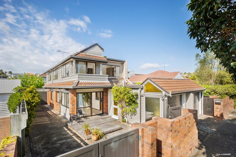 1/13 Tagalad Road, Mission Bay, Auckland - Carousel 1