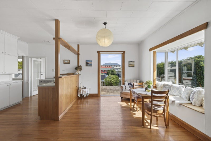 20 Cameron Street, New Plymouth, New Plymouth - Carousel 2
