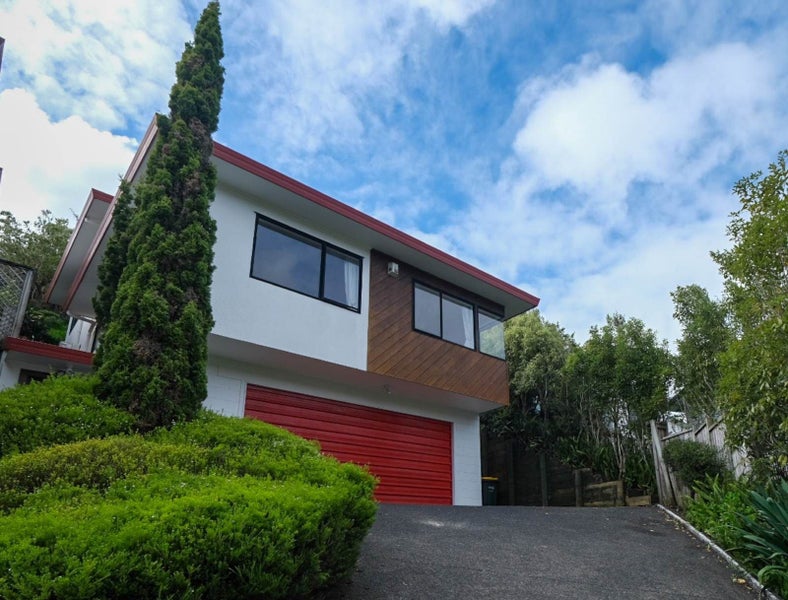 2/5 Stitchbird Close, Murrays Bay, Auckland - Carousel 1