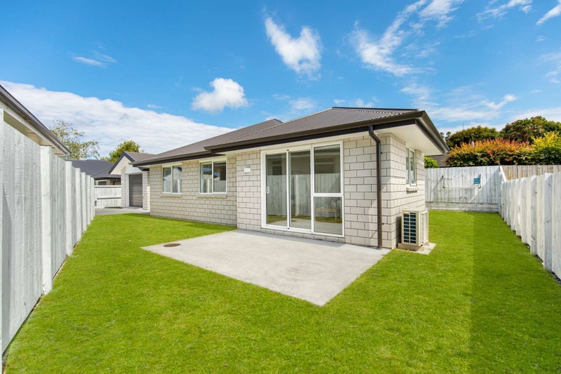 8 Te Rehutai Rise, Welcome Bay, Tauranga - Carousel 1