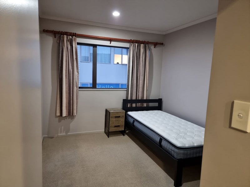 25B Mount Smart Road, Royal Oak, Auckland - Carousel 1