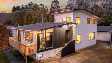 6 Longfellow Street, Trentham, Upper Hutt - Carousel 1