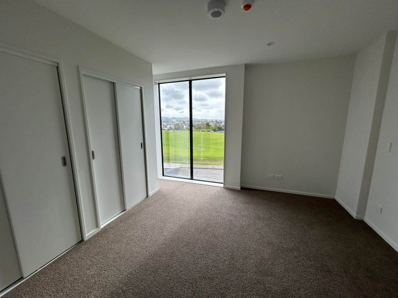 2/6 Treasure Lane, TE ATATU SOUTH, AUCKLAND - Carousel 6