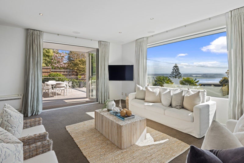 18 Seamount Terrace, Mount Pleasant, Christchurch - Carousel 2