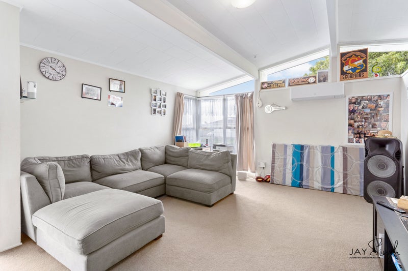 49 Othello Drive, Clover Park, Auckland - Carousel 2