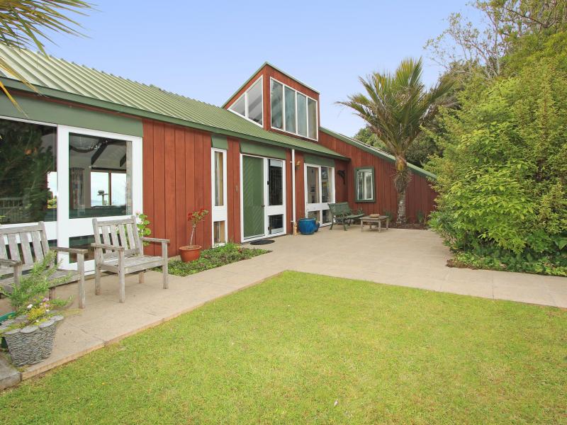 146 Normandale Road, Normandale, Lower Hutt - Carousel 1