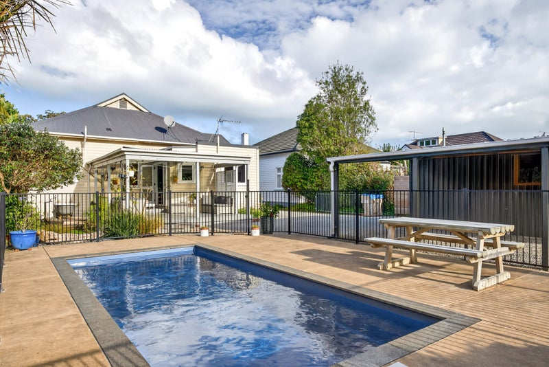 144 Fox Street, Whataupoko, Gisborne - Carousel 1