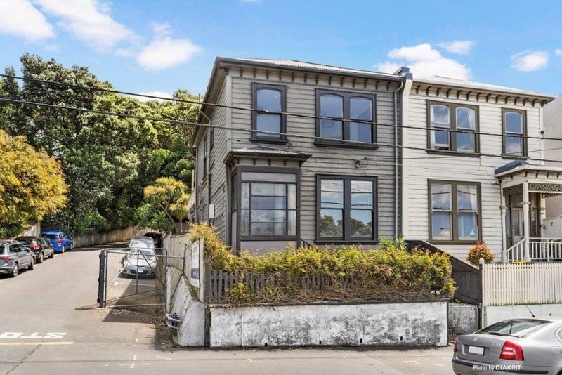 18 Russell Terrace, Newtown, Wellington - Carousel 1