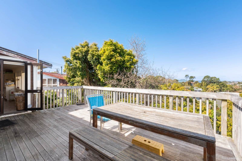 66 Carlisle Road, Browns Bay, Auckland - Carousel 2