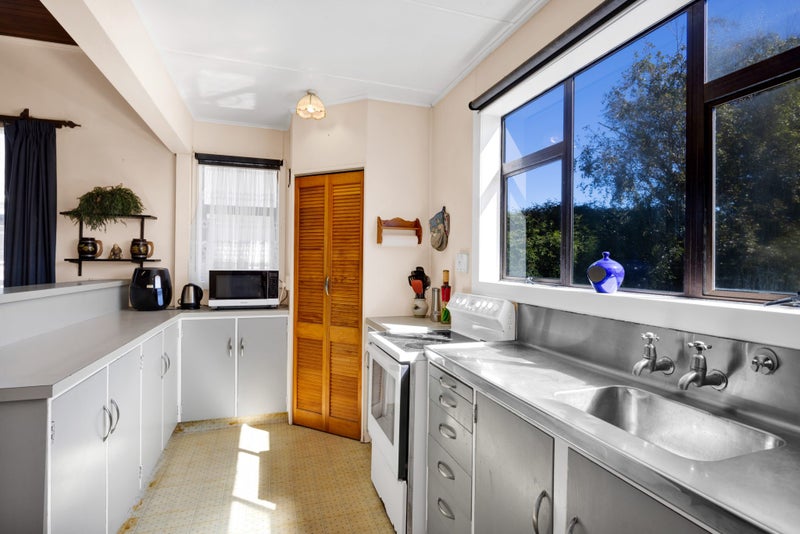 25 Collins Street, Hawera - Carousel 2