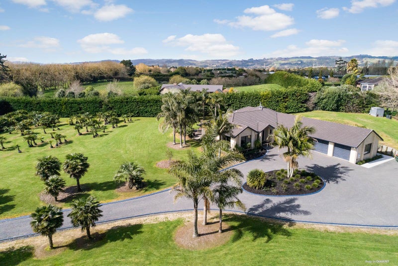 301 Oira Road, Drury - Carousel 1