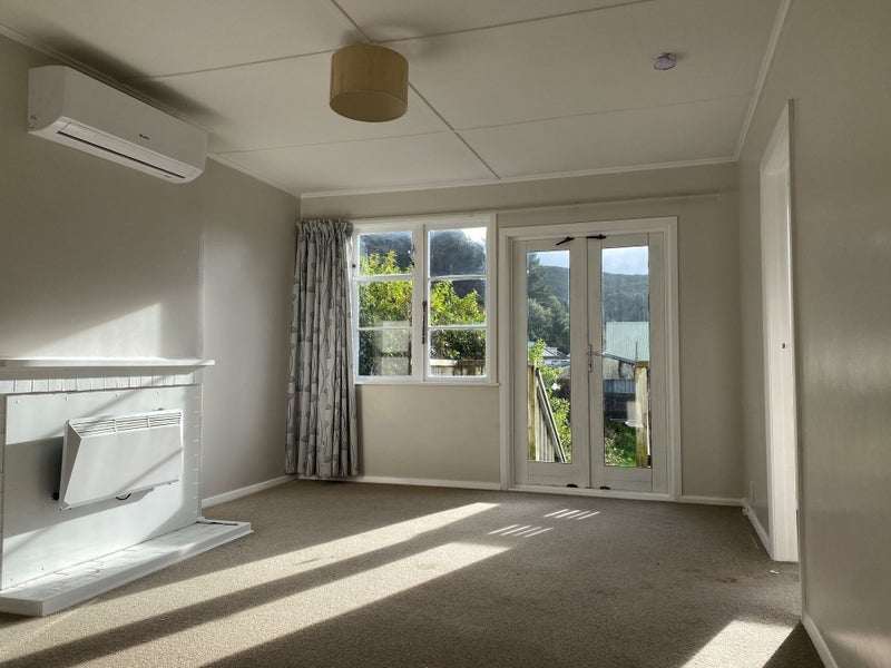 2/26 Judd Crescent, Naenae, Lower Hutt - Carousel 1