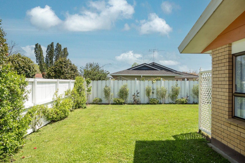 8 Conrad Place, Leamington, Cambridge - Carousel 19