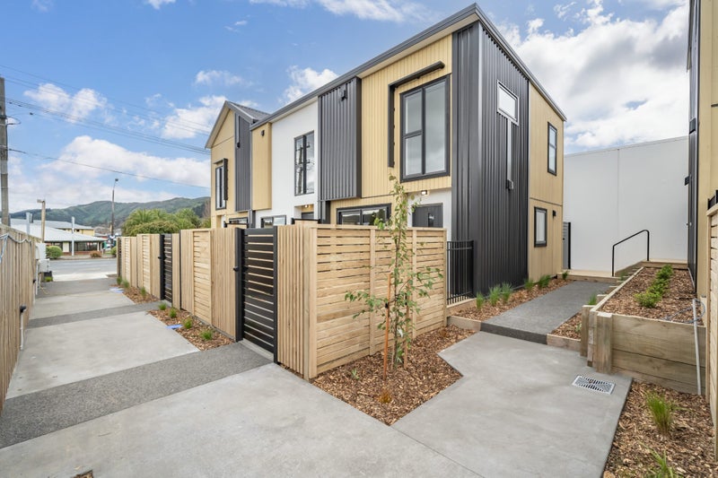 3/7 Wainuiomata Road, Wainuiomata, Lower Hutt - Carousel 2