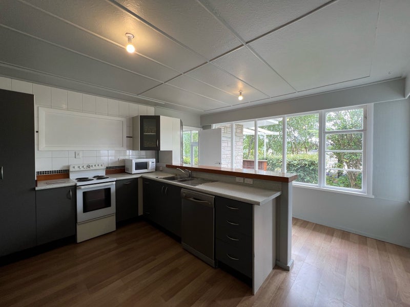 1 Coast Road, Wainuiomata, Lower Hutt - Carousel 2