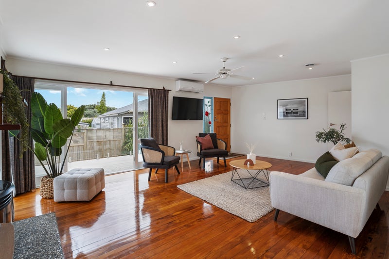 10 Hellyers Street, Birkdale, Auckland - Carousel 2