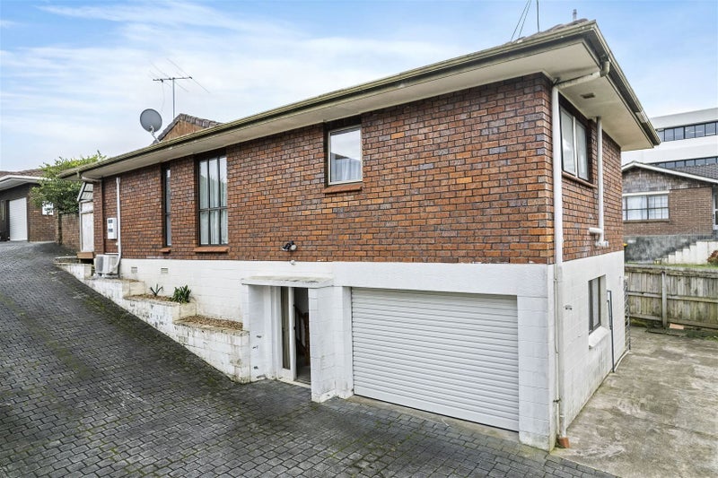 3/54 Wellington Street, Howick, Auckland - Carousel 2
