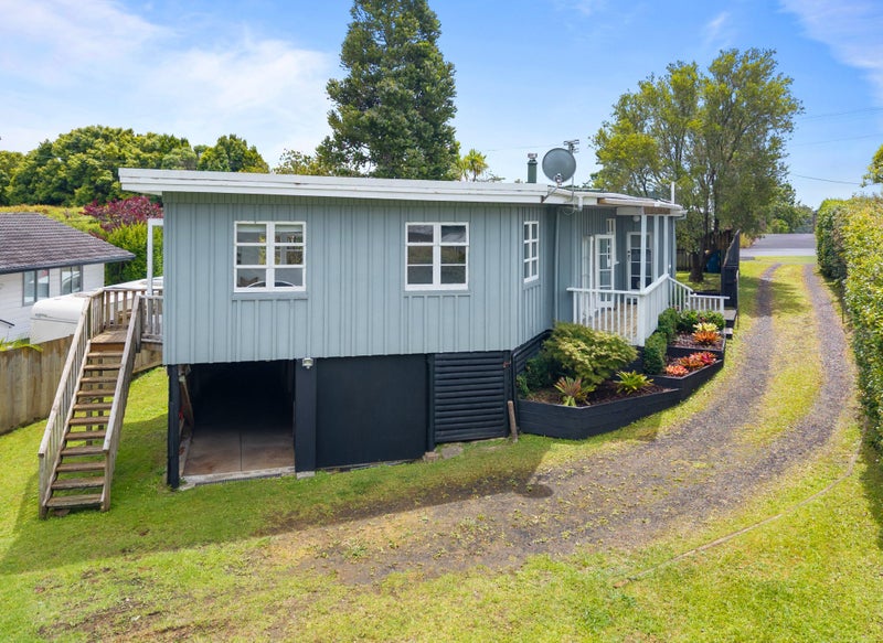 32 Mcentee Road, Waitakere, Auckland - Carousel 1