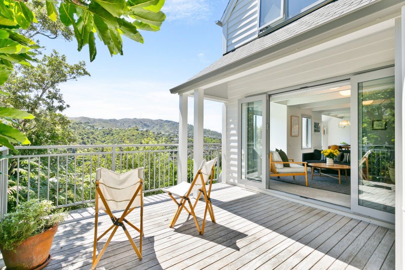 12A Cavalry Close, Crofton Downs, Wellington - Carousel 1