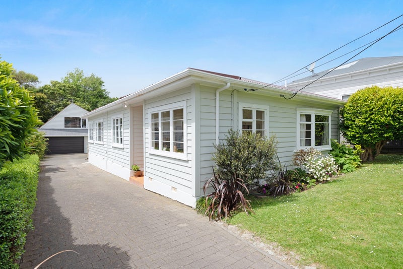 23 Ngatoto Street, Khandallah, Wellington - Carousel 1