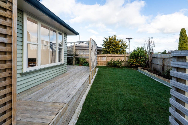 43 Collins Road, Melville, Hamilton - Carousel 2