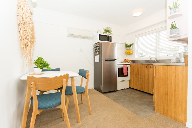 2/19 Britannia Street, Petone, Lower Hutt - Carousel 1