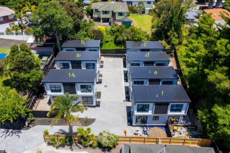 14 Cosy Place, Howick, Auckland - Carousel 1