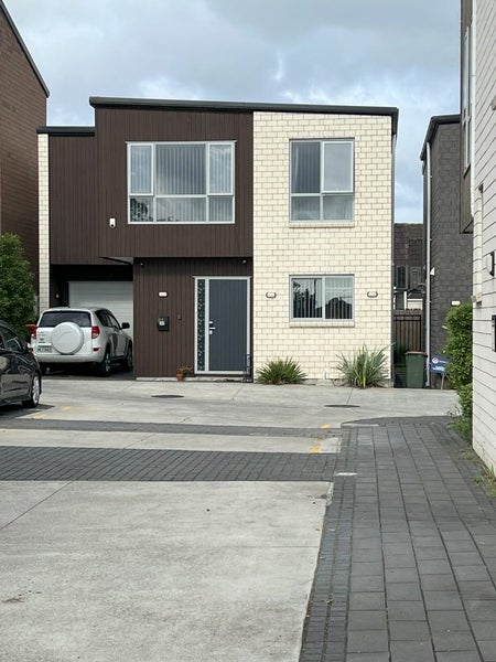 32 Haumako Place, Otahuhu, Auckland - Carousel 1