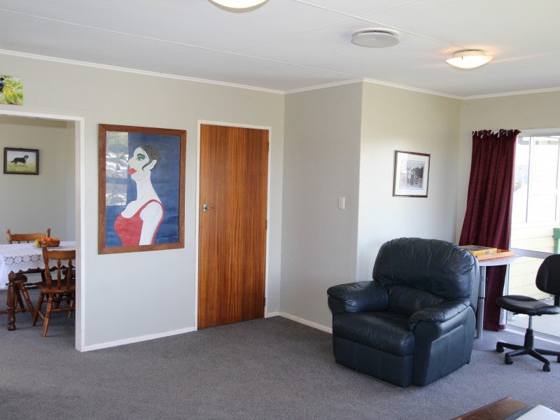79 Conclusion Street, Ascot Park, Porirua - Carousel 2