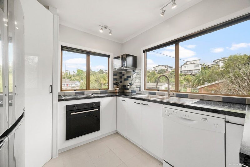 2/33 Glenvar Road, Torbay, Auckland - Carousel 2