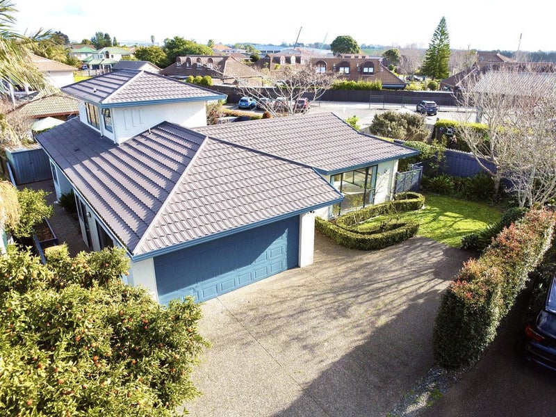 10 Bridgehead Cove, West Harbour, Auckland - Carousel 1